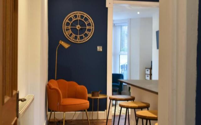 The Cheltenham, stylish 1-bed Victorian apartment