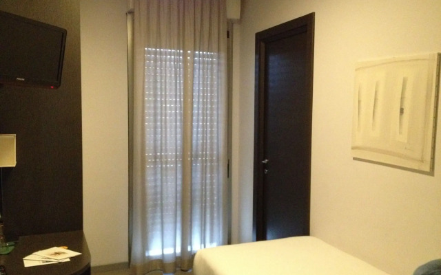 Hotel The One