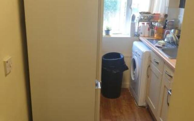 Splendid 4Bedrooms shared Home