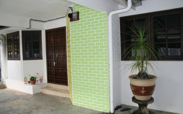 8 Penang Homestay