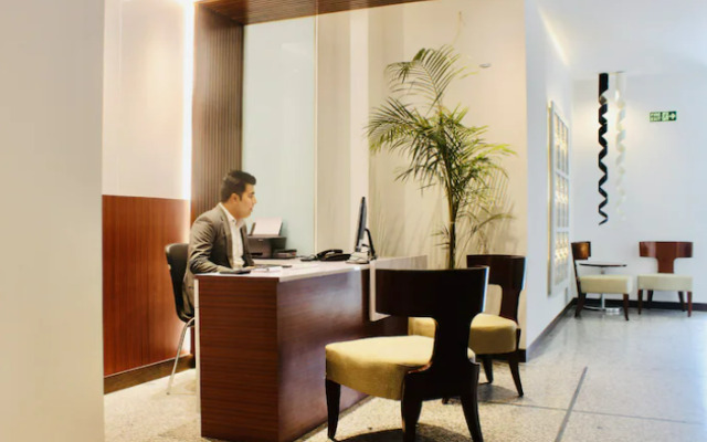 Hotel 91 By Vivid Golf Course Road