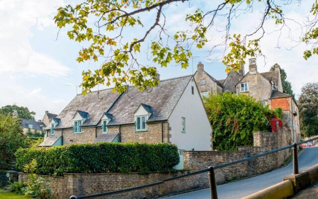2 The Old Stables