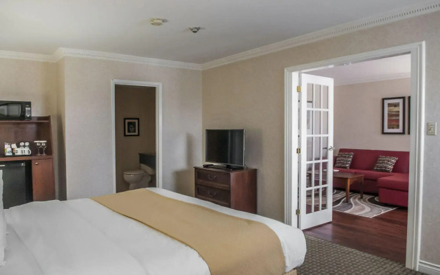 Quality Inn Airport West