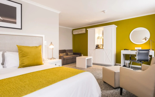 Simon's Town Quayside Hotel