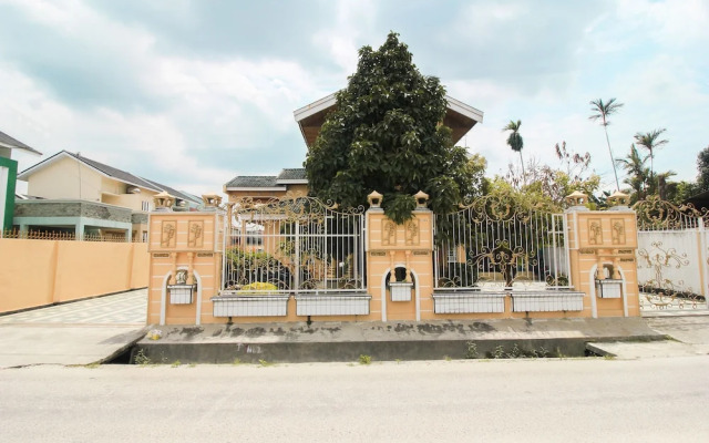 OYO Life 2553 Kost Daya