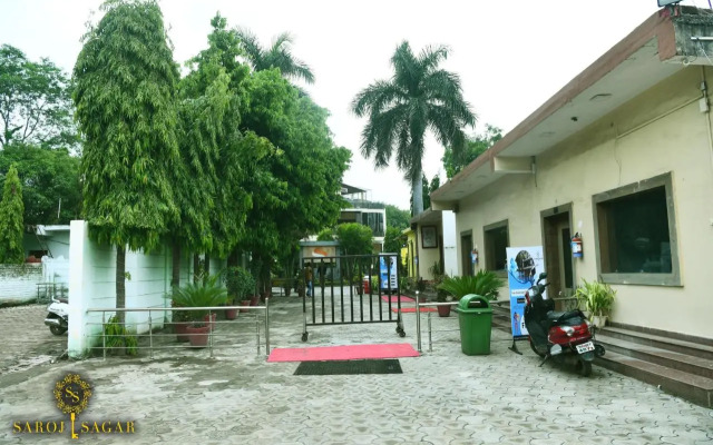 Hotel Saroj Sagar - Sagar