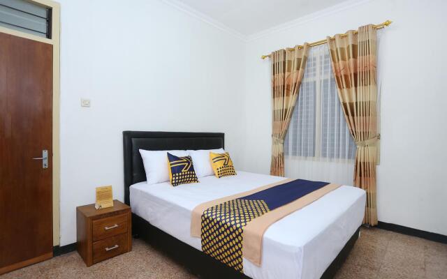 OYO 2268 Tim-tim Homestay SyariahNearUniversitas Gadjah Mada