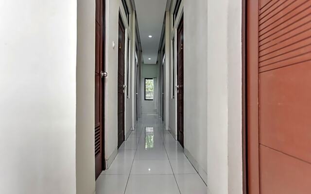SPOT ON 90003 Villa Tawang