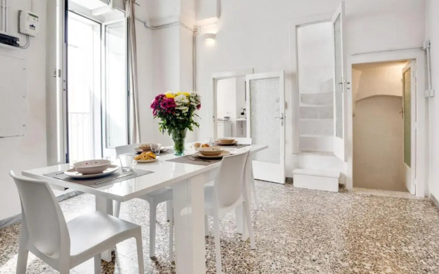 Mirror House Lovely Apartment