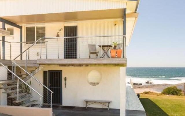 PENZANCE Gerroa Beachfront to Shelley Beach and 4pm check out Sundays