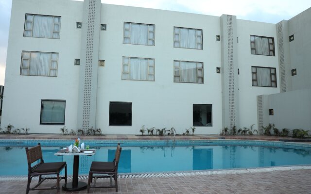 Neel's City Resort