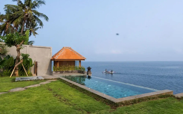 Seaside Oceana Suites by Mahaprana