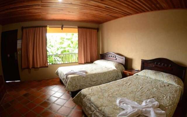 Arenal Backpackers Resort