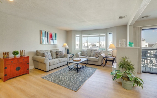 Charming Condo w/ Pool Access in Osage Beach!