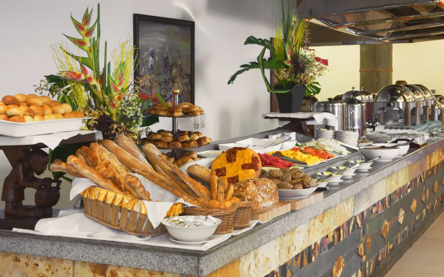 Holiday Inn Accra Airport