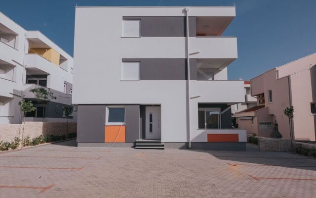 Apartment Relax with Jacuzzi & Garden
