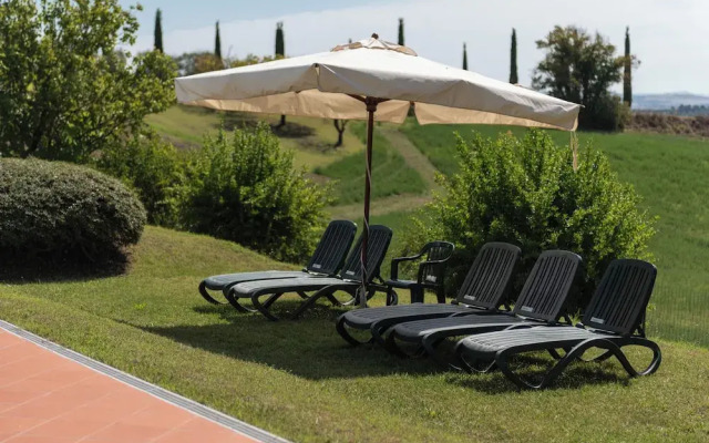 Country Villa In Tuscan Hills