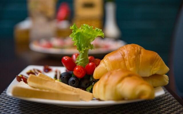 Silk Flower Hotel & Spa
