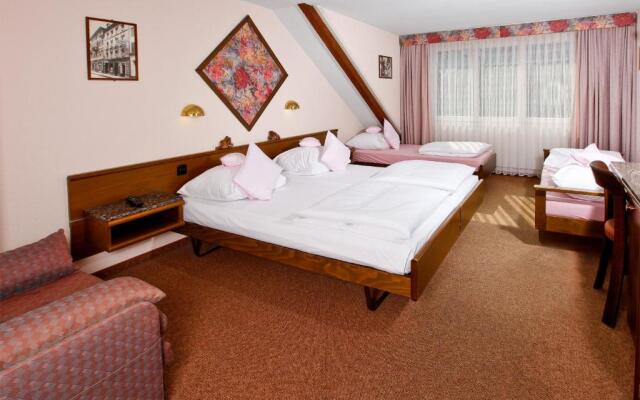 BASLERTOR Summer Pool Hotel