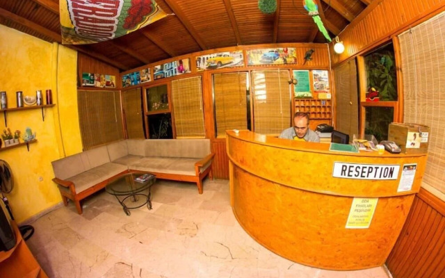 El Latino Otel