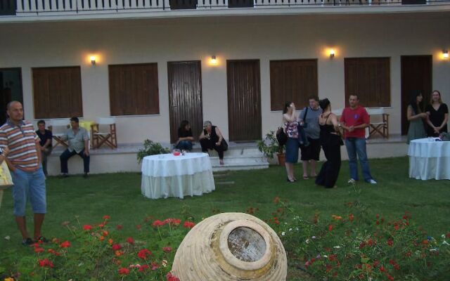 Avaton Hotel