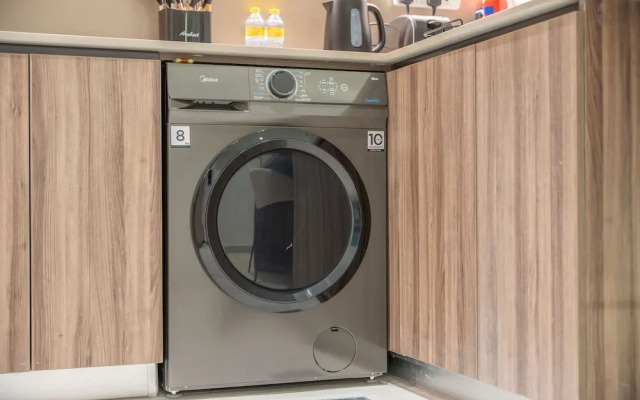 Sleek Studio in The Ivy Tower JVT