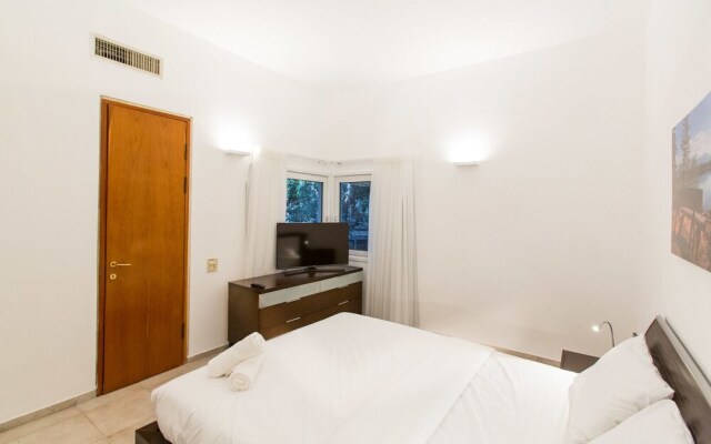 Frishman 2 BDRM 2 Baths 5 Min from beach