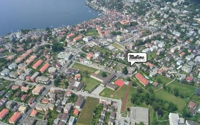 Ascona Lodge, Pool & Garden Retreat