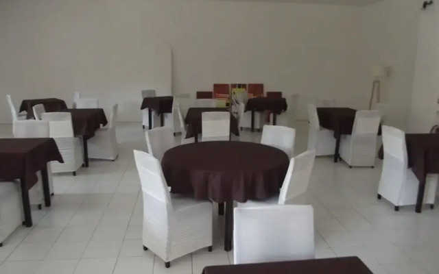 Le Domaine de Jaugy - Hostel