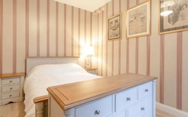 2 Bed Royal Pad London