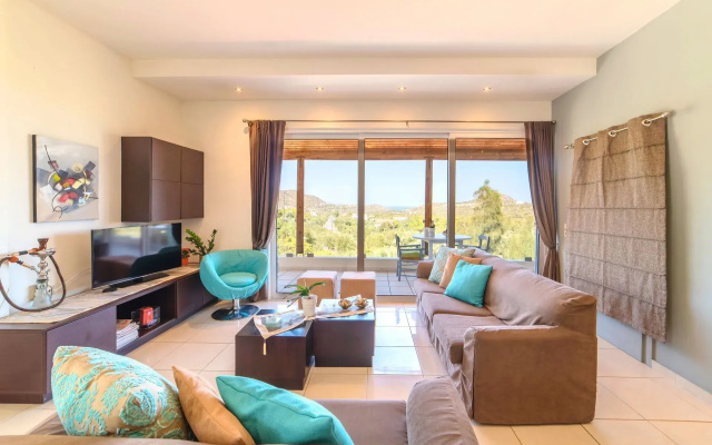 Olive Green Villa Heated Pool