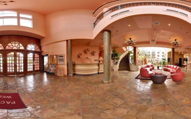 Pacific Inn Resort & Conference Centre