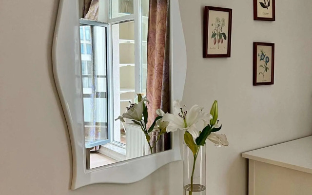 Апартаменты на Полтавском проезде 2