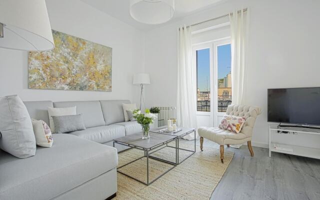 The Best Location. 8Pax. 3Bd And 2Bth. Reina Sofia Ii