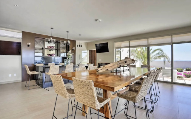 Luxe Cabo Condo w/ Ocean Views + Amenities!