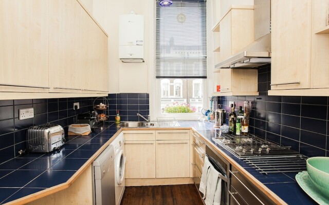 West Kensington 1 Bedroom Flat