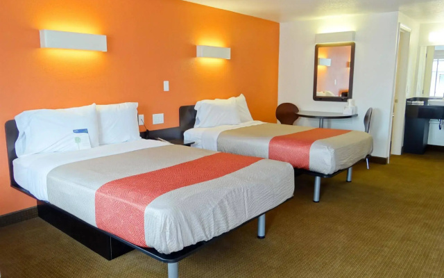 Motel 6 Erie, PA