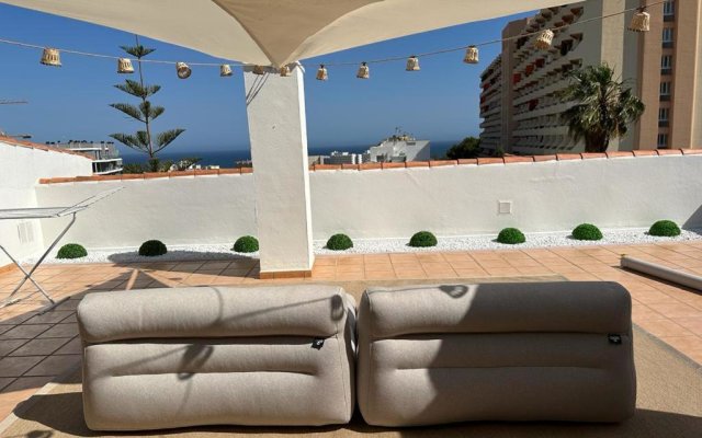 2 bed Penthouse with Sea View