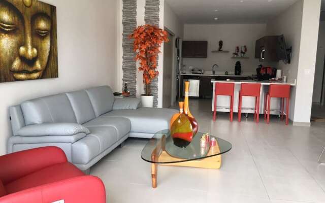 Jaco Bay Apt Overlooking Ocean and Pool