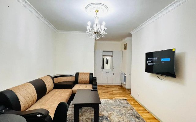 Modern Elegant Renovated Apartment, New Building, Chekhov stree