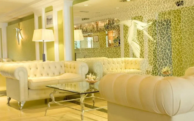 Hispanos 7 Suiza Apartament Restaurant