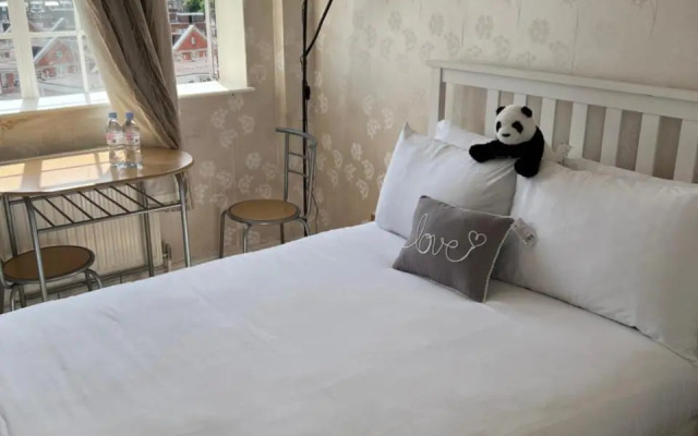 Super Located Studio in South Ken at Chelsea Cloister