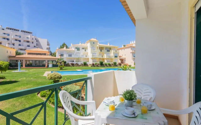 Condominio Jardins Santa Eulalia by Garvetur