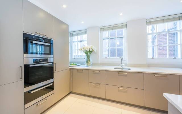 Luxurious 3-bed Apartment in London