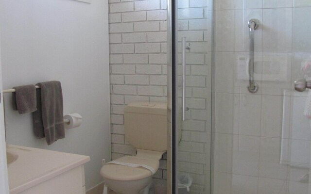 Bristol Hill Motor Inn