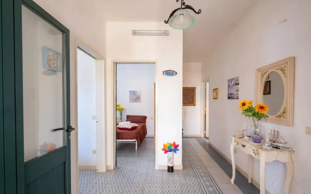 Sirena Apartment in Luxury Villa With Shared Pool