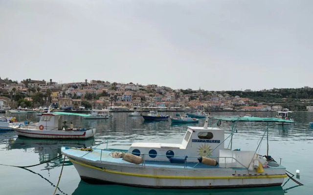 Chelidóni House: Studio Apartment with Stunning Seaview