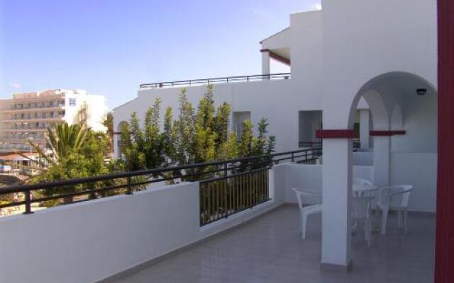 Playa Es Cana Apartments