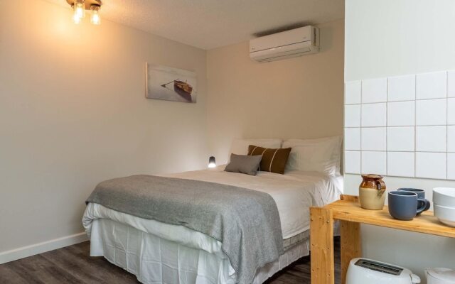 Barefoot Villas Room 7 Kodiak