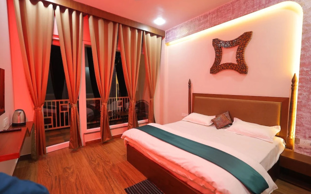 Kafal Pako Resort - Luxury Mountain View Stay in Mukteshwar